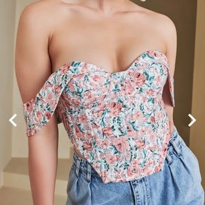 Lavish Alice Off Shoulder Corset Top in Coral Floral - NWOT - Size 6